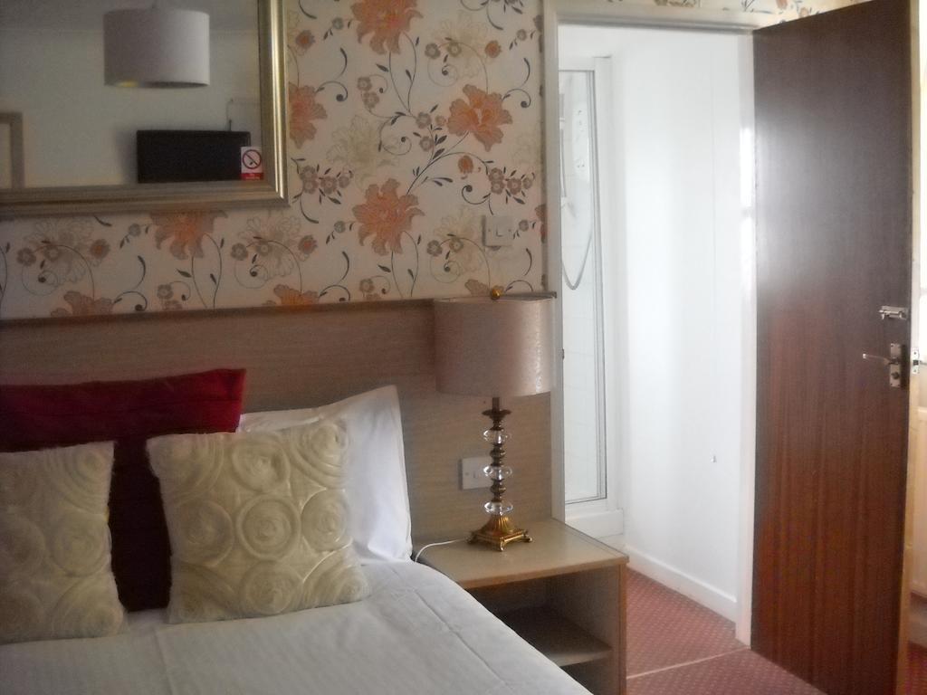 Carbeile Inn Torpoint Camera foto